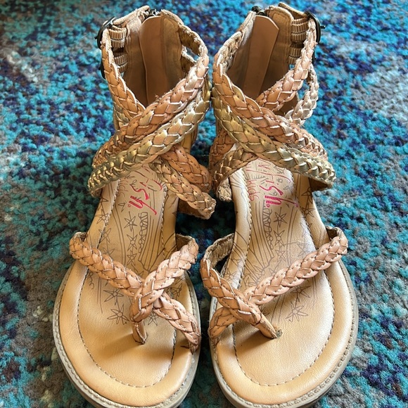 Blowfish Sandals Size 2 Girls - Picture 4 of 6